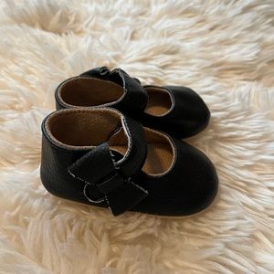 Mary Jane black infant shoe, side bow, Velcro, size 2
